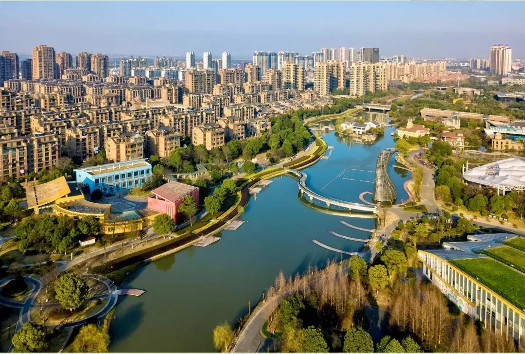城市温情与友谊交融