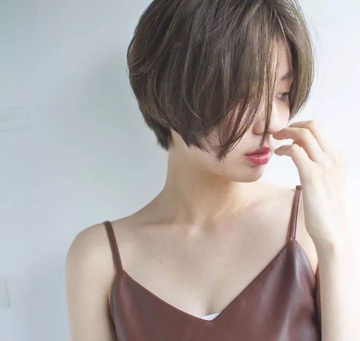 最新短发发型