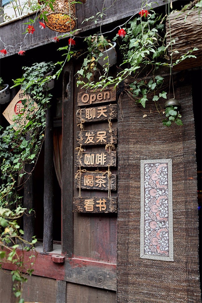 探索小巷深处的神秘竿艺宝藏，非凡之旅启程
