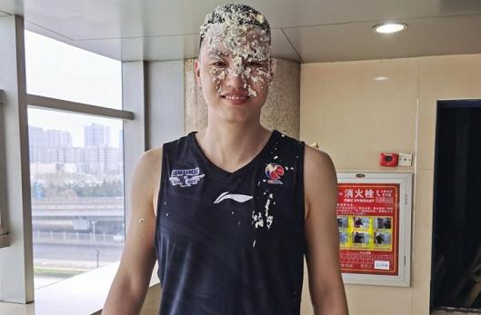 篮球场上的温情时光