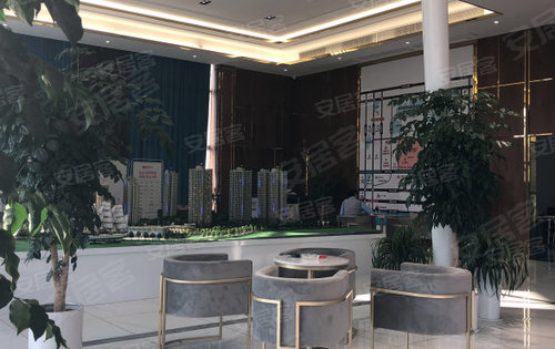 清江尚玲珑