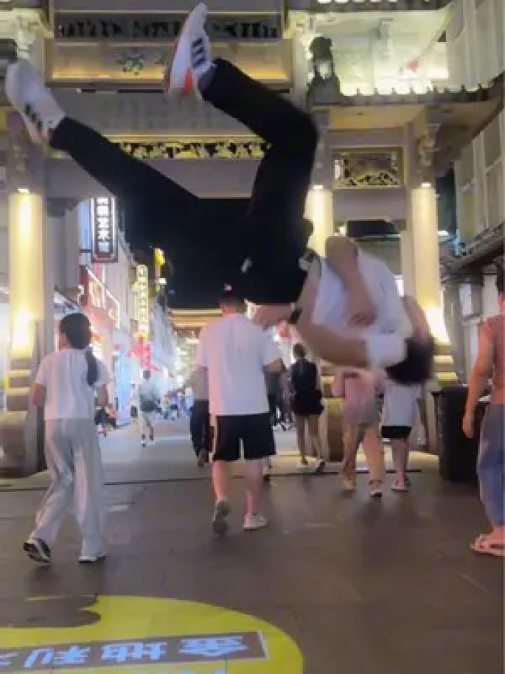 杭州抱摔最新消息与小巷深处的独特风味探秘揭秘