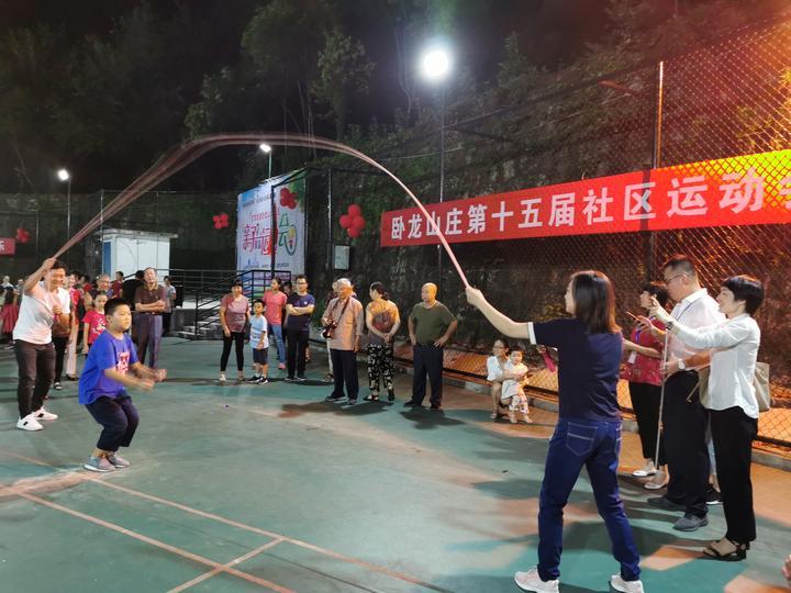 承德卧龙山庄最新消息，科技前沿的高科技产品介绍亮相