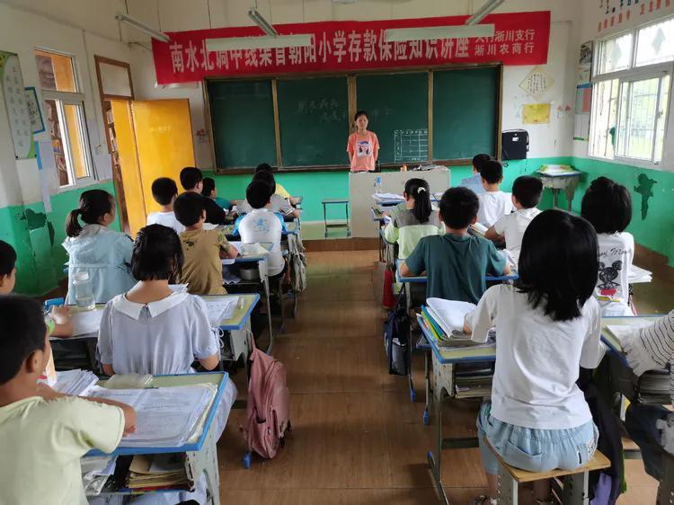 明星九重梦，与自然美景的邂逅与内心的平和之旅