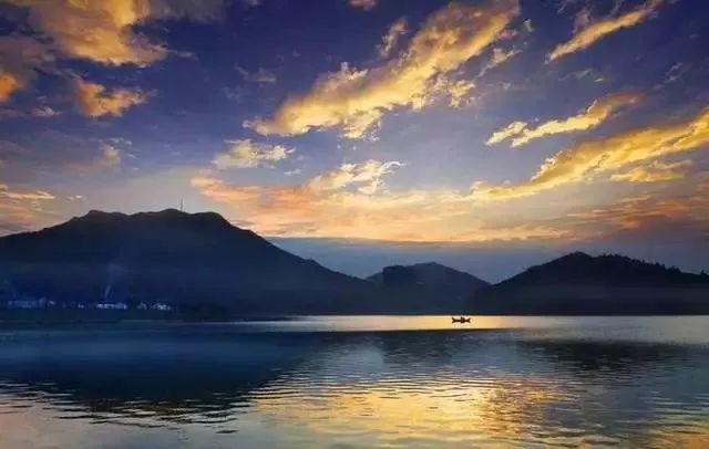 惠惠最新邂逅自然美景，寻觅内心平和宁静之旅