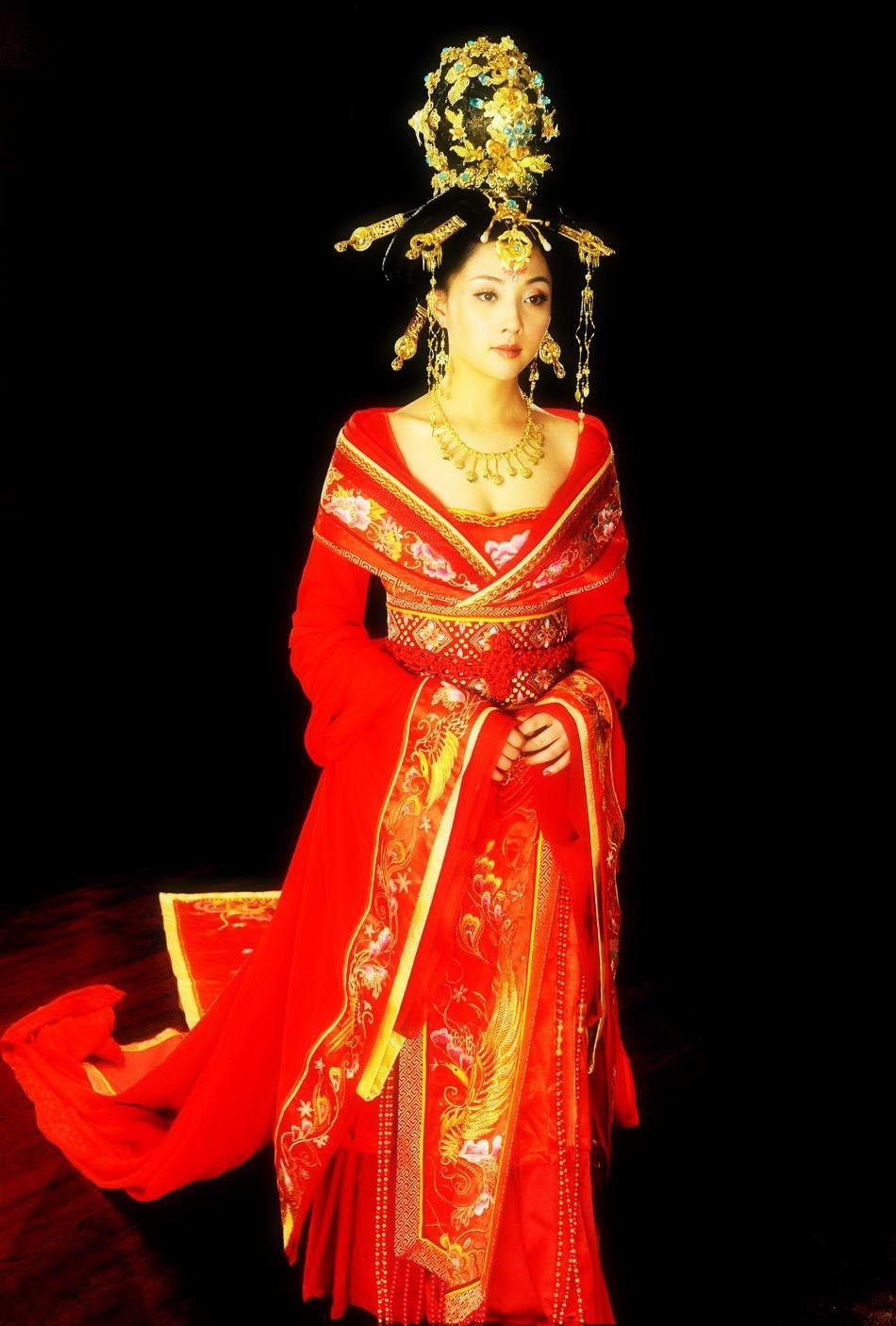 扬贵妃引领时尚潮流新篇章，掀起魅力风潮👑