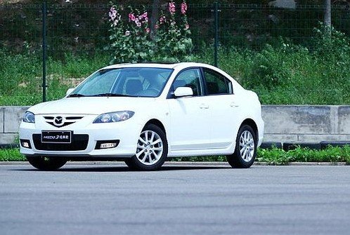 最新马自达3