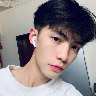 动漫男生帅气冷酷头像，心灵与自然的完美交融之旅