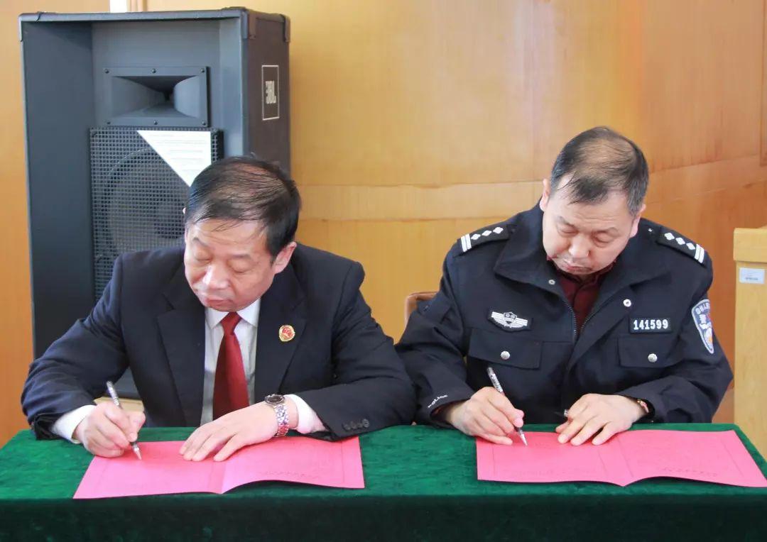 小巷深处的反腐特色