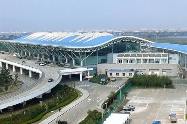 小巷惊喜之旅探索