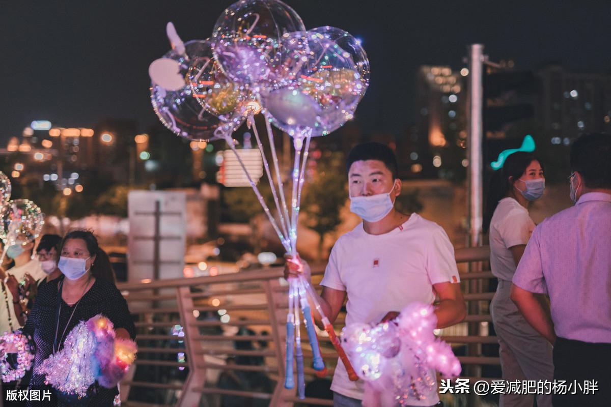 城市夜市独特魅力